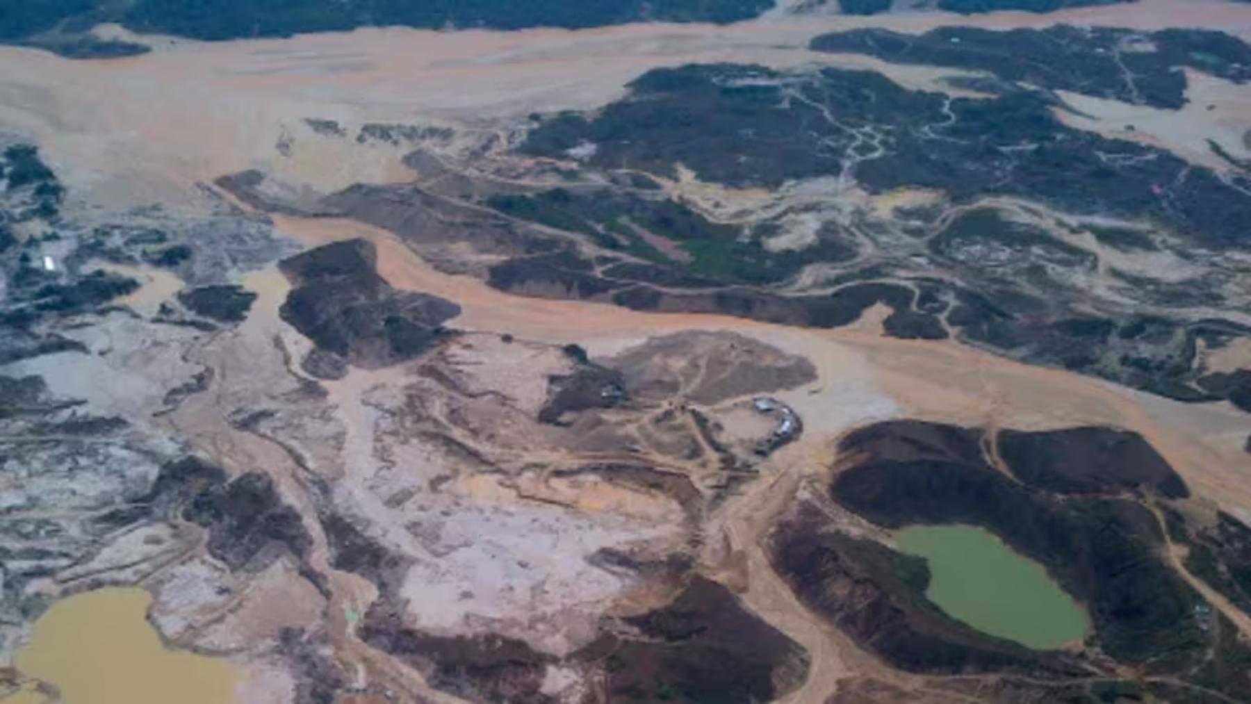 En general, la minería ilegal actividad ilícita mueve 2.2 millones de onzas de oro cada año - crédito Minam